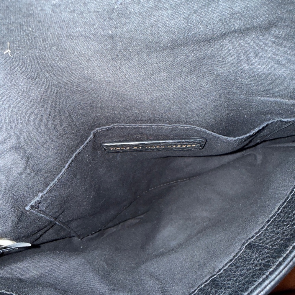 Marc Jacobs Black Pebbled Leather Crossbody with Gold Plaque - Picture 4 of 4